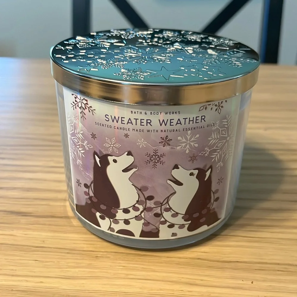 Bath & Body Works 3 Wick Candle. Sweater Weather.
